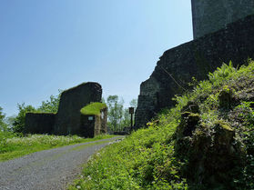 Die Weidelsburg bei Naumburg (Foto: Karl-Franz Thiede)